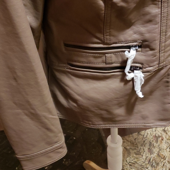 APT 9 FAUX LEATHER BROWN JACKET SIZE MEDIUM - Picture 8 of 13